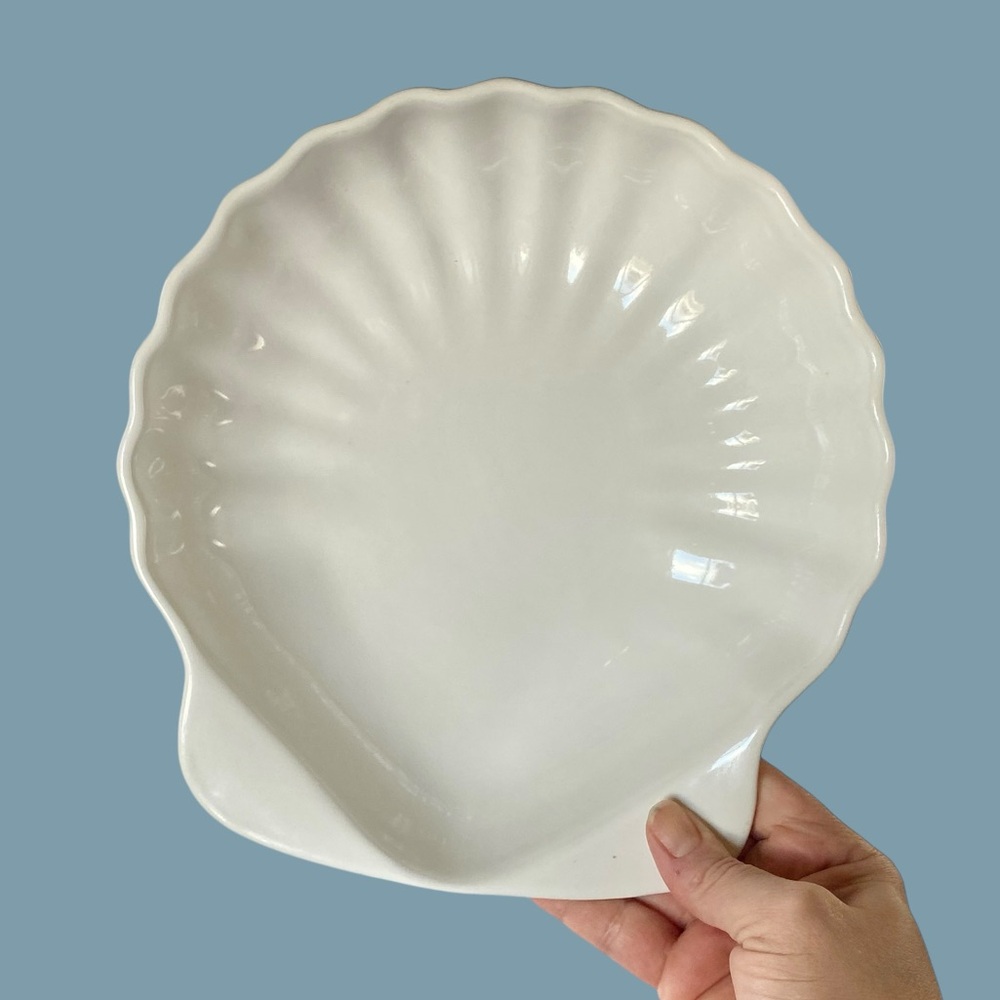 Vintage Ceramic Made in Portugal Shell Plate Serving Bowl Oven Safe 9.5” x 10”